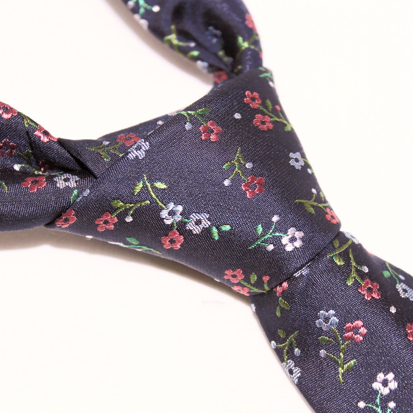 necktie-5cm-silk-moonee-valley www.mallsonline.com.au