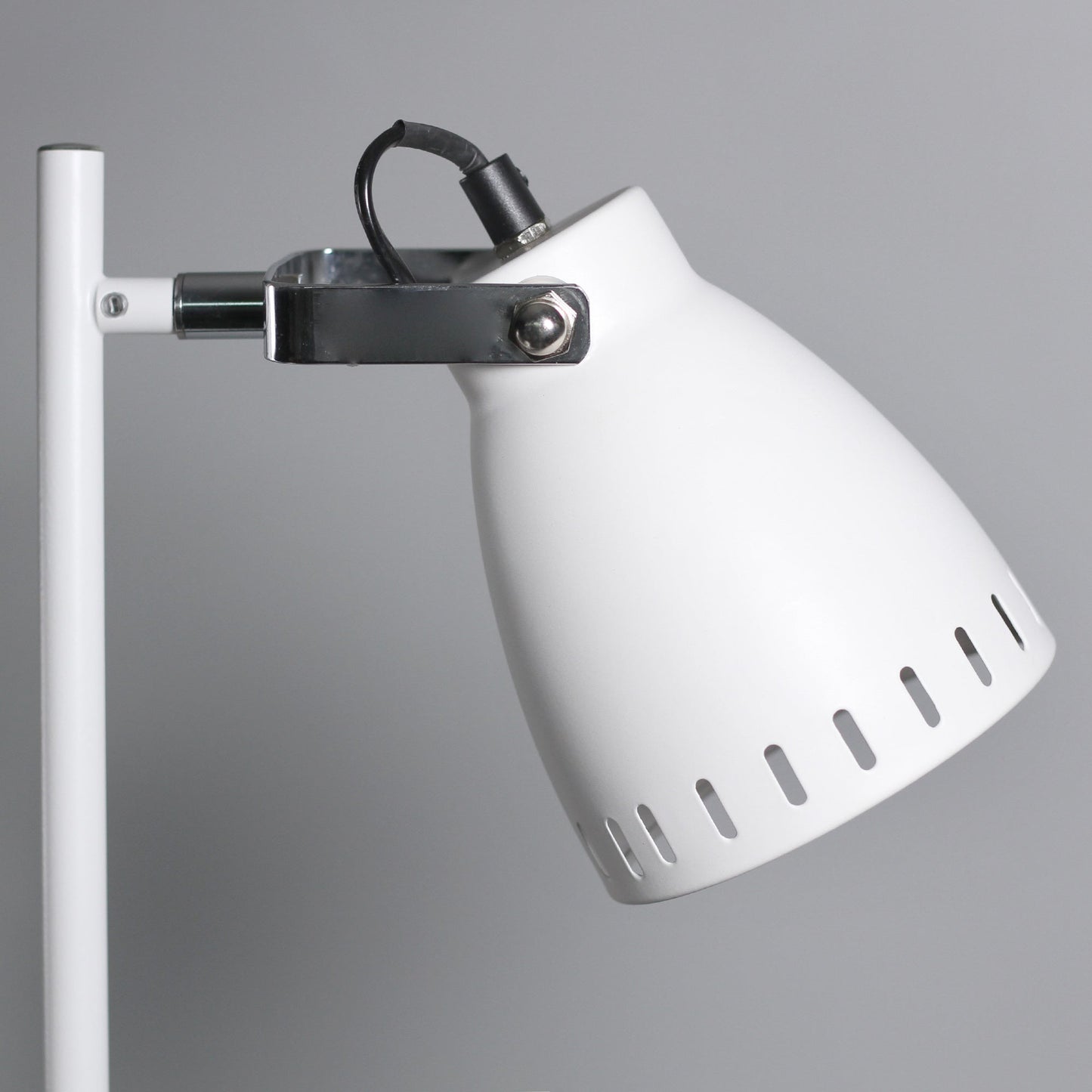 audrey-floor-lamp-white www.mallsonline.com.au