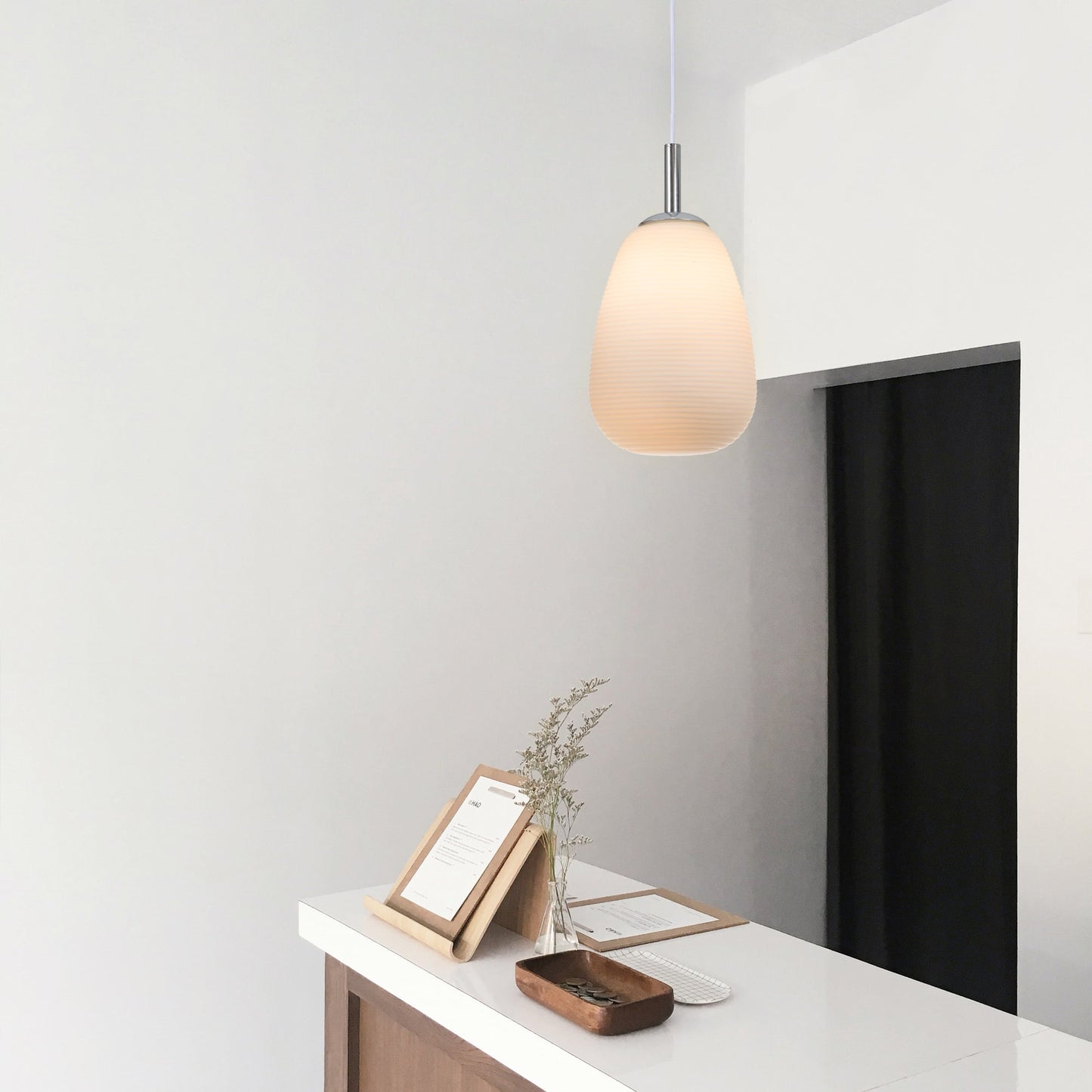 briella-glass-pendant-light www.mallsonline.com.au
