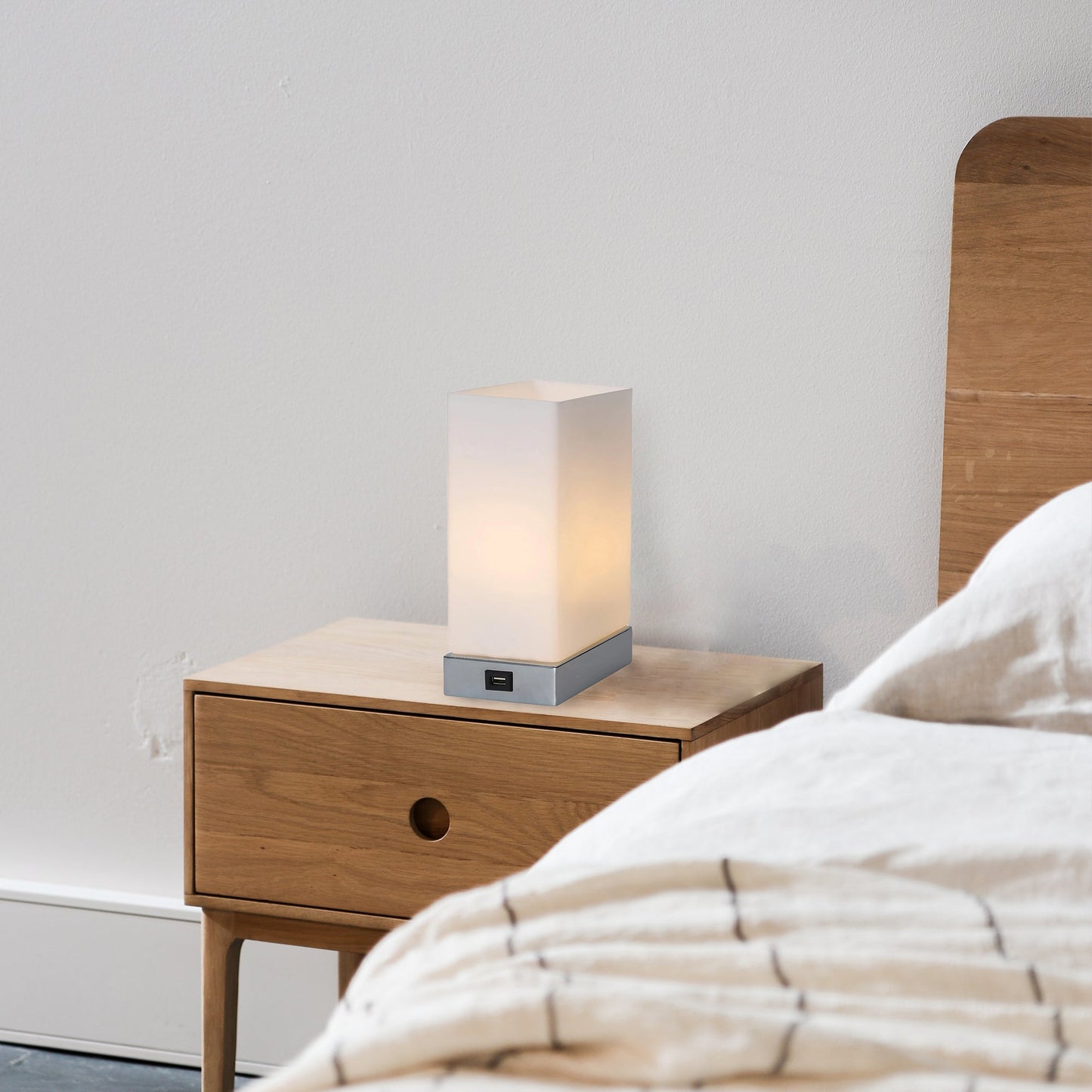 jessica-rectangle-touch-lamp-with-usb-port www.mallsonline.com.au