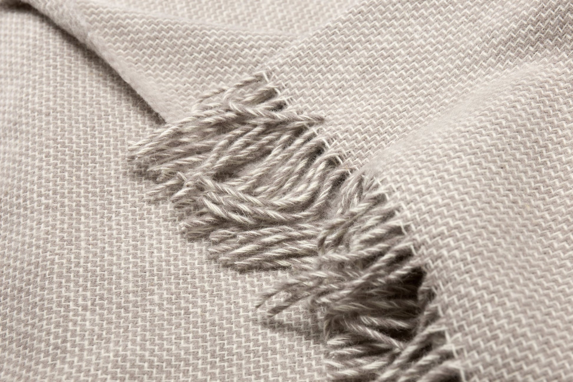 cambridge-throw-100-nz-wool-silver www.mallsonline.com.au