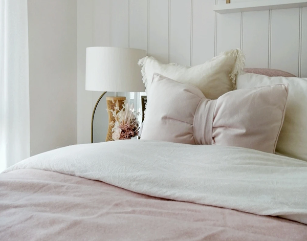 kensington-throw-10-cashmere-90-super-fine-merino-wool-blush www.mallsonline.com.au