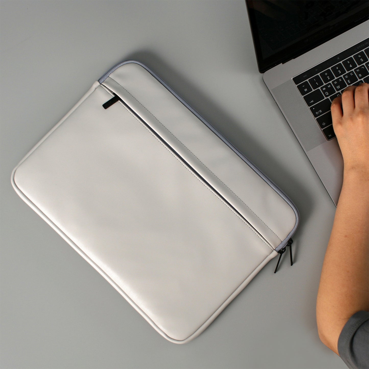 st9-l-size-15-inch-grey-laptop-sleeve-padded-travel-carry-case-bag-erato at www.mallsonline.com.au