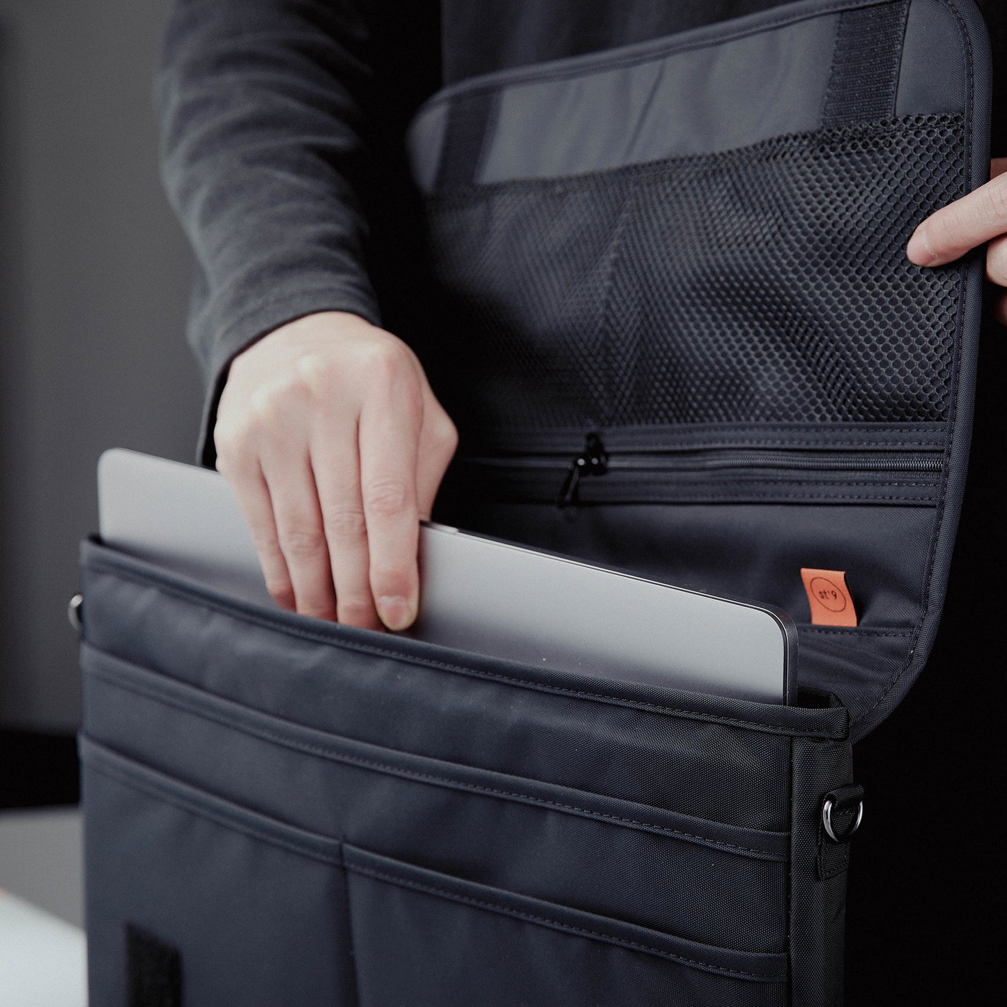 st9-l-size-15-6-16-inch-black-laptop-sleeve-padded-shoulder-bag-travel-carry-case-lato at www.mallsonline.com.au