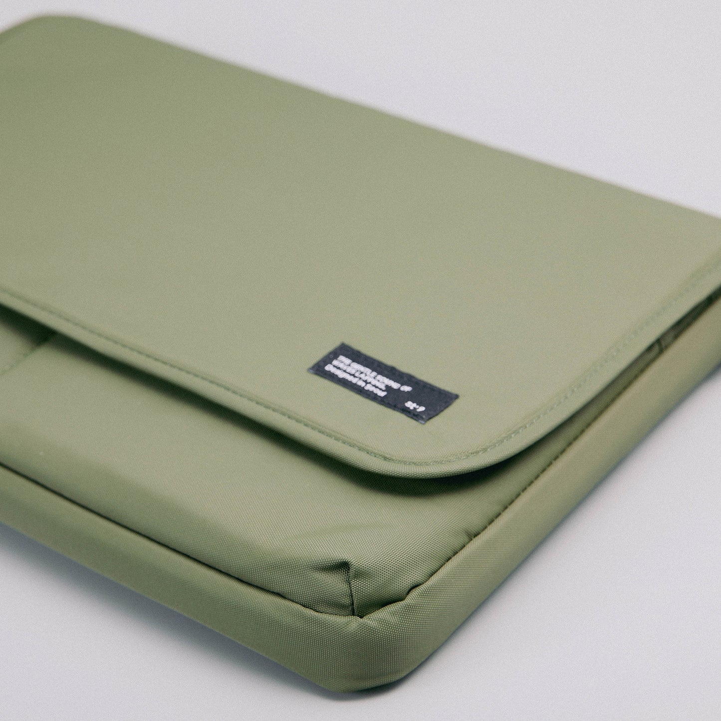 st9-l-size-15-6-16-inch-khaki-laptop-sleeve-padded-shoulder-bag-travel-carry-case-lato at www.mallsonline.com.au