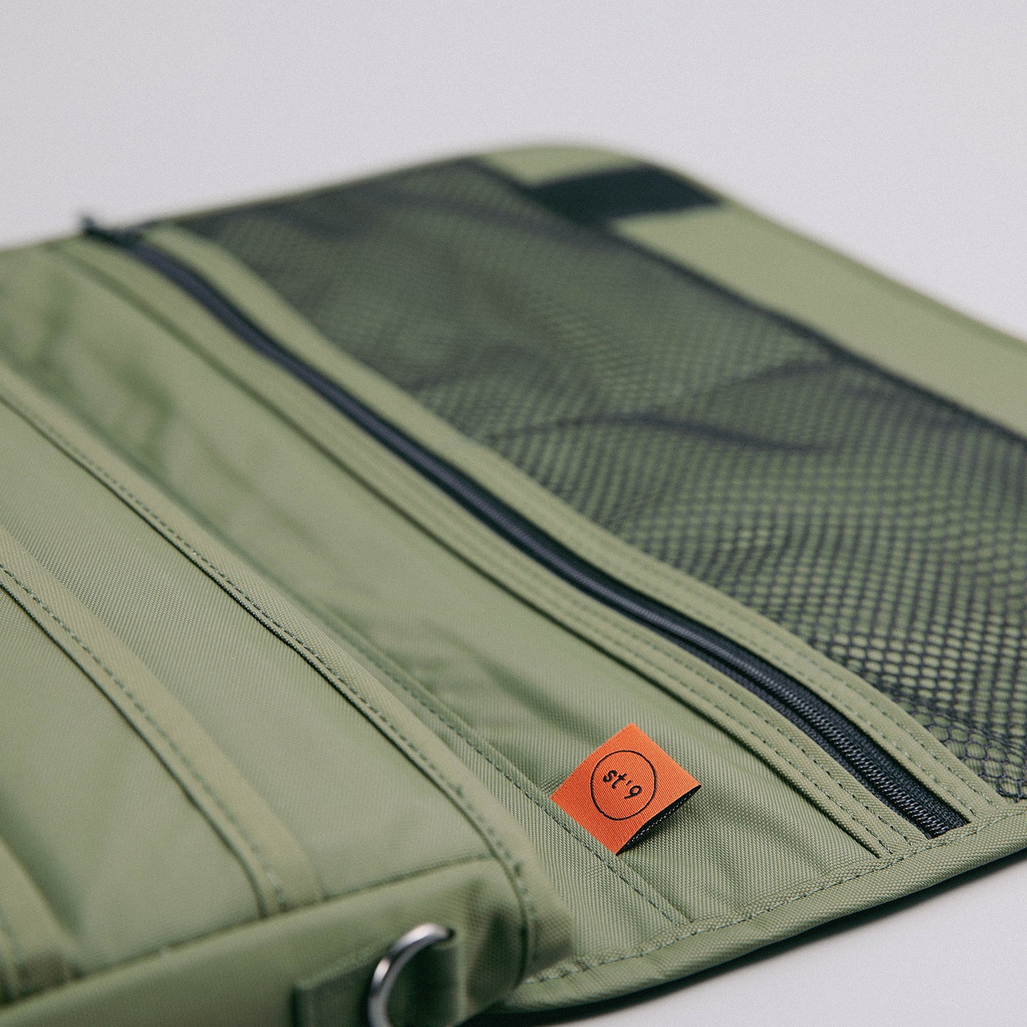 st9-l-size-15-6-16-inch-khaki-laptop-sleeve-padded-shoulder-bag-travel-carry-case-lato at www.mallsonline.com.au