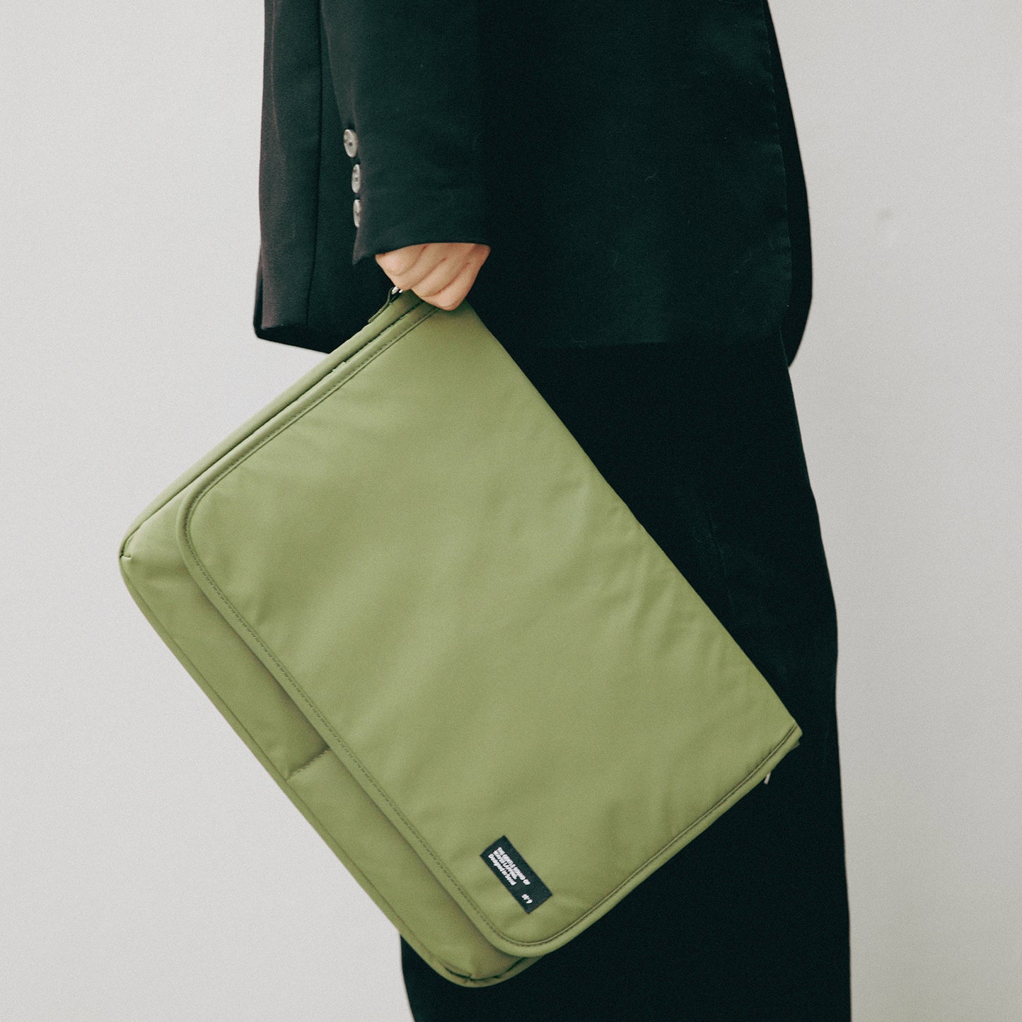 st9-l-size-15-6-16-inch-khaki-laptop-sleeve-padded-shoulder-bag-travel-carry-case-lato at www.mallsonline.com.au