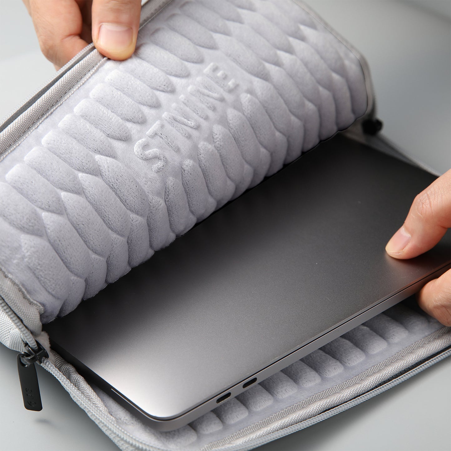 st9-l-size-15-inch-grey-laptop-sleeve-padded-travel-carry-case-bag-luke at www.mallsonline.com.au