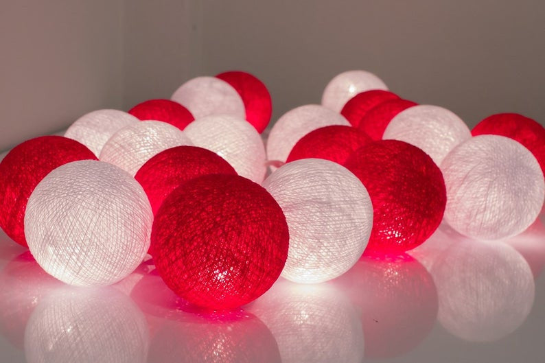 1-set-of-20-led-red-white-5cm-cotton-ball-battery-string-lights-christmas-gift-home-wedding-party-bedroom-decoration-outdoor-indoor-table-centrepiece www.mallsonline.com.au
