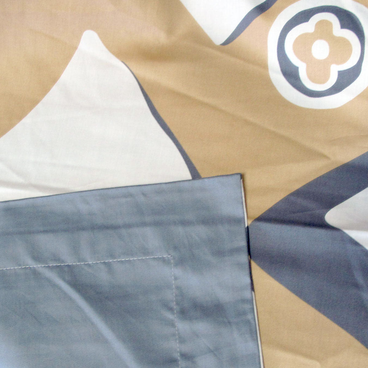 400tc-cotton-sateen-quilt-cover-set-modern-art-queen at www.mallsonline.com.au