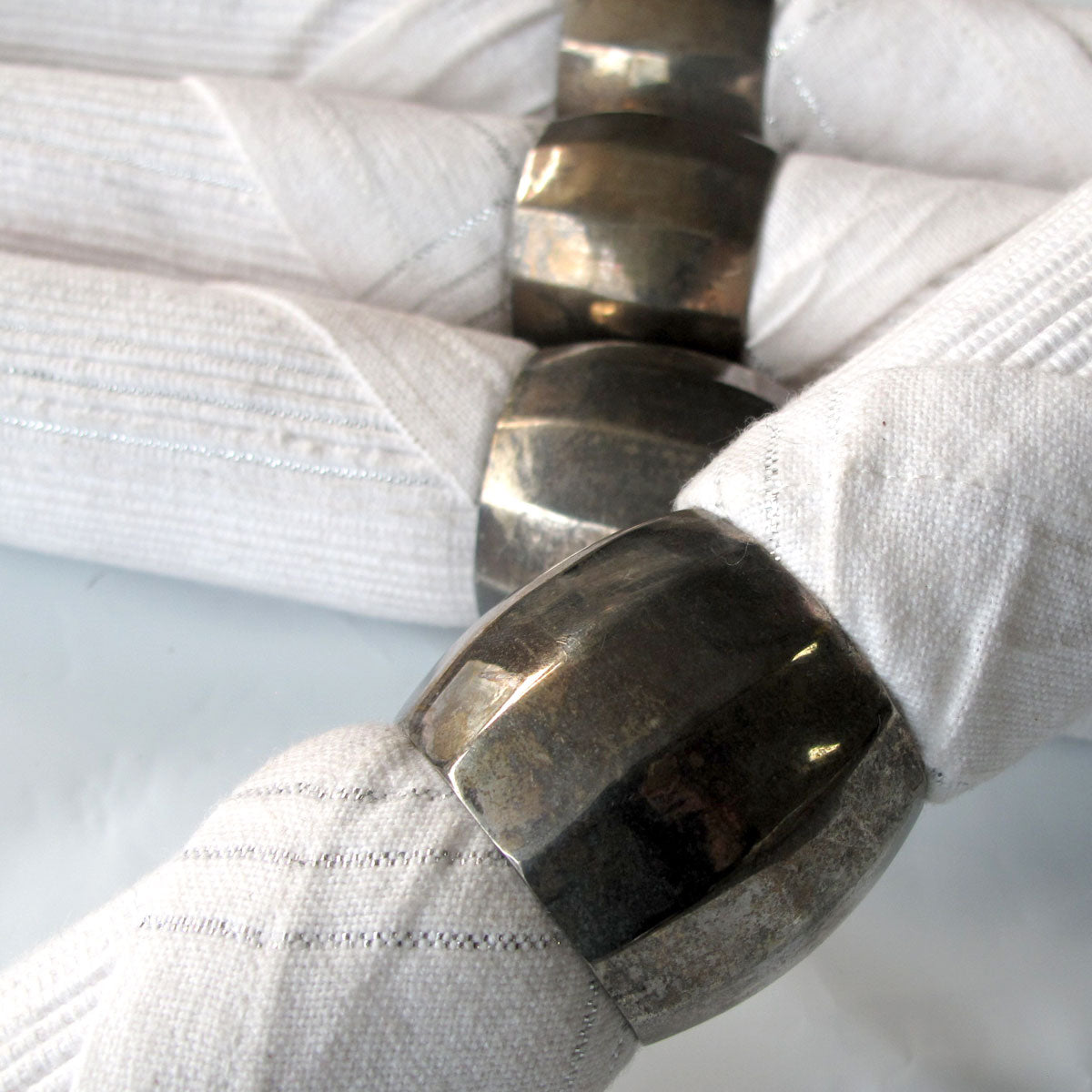 set-of-4-maria-cotton-placemats-with-napkins-and-napkin-rings-white www.mallsonline.com.au