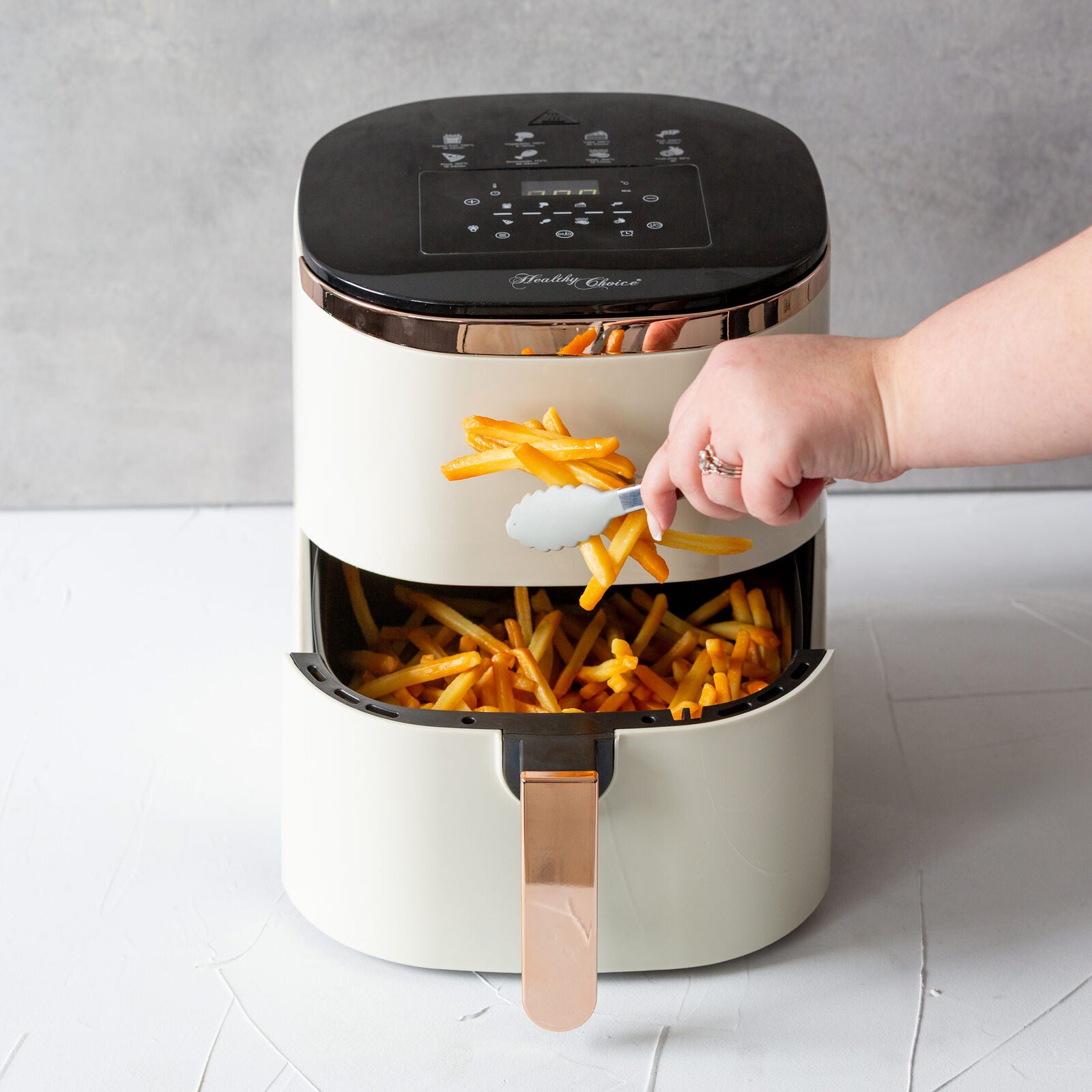7l-digital-air-fryer-with-8-pre-set-touch-control-cooking-programs-cream