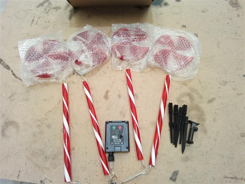 4pcs Solar Lollipops Cane Light Candy Cane Lights Water-resistant Christmas Outdoor Lawn Light