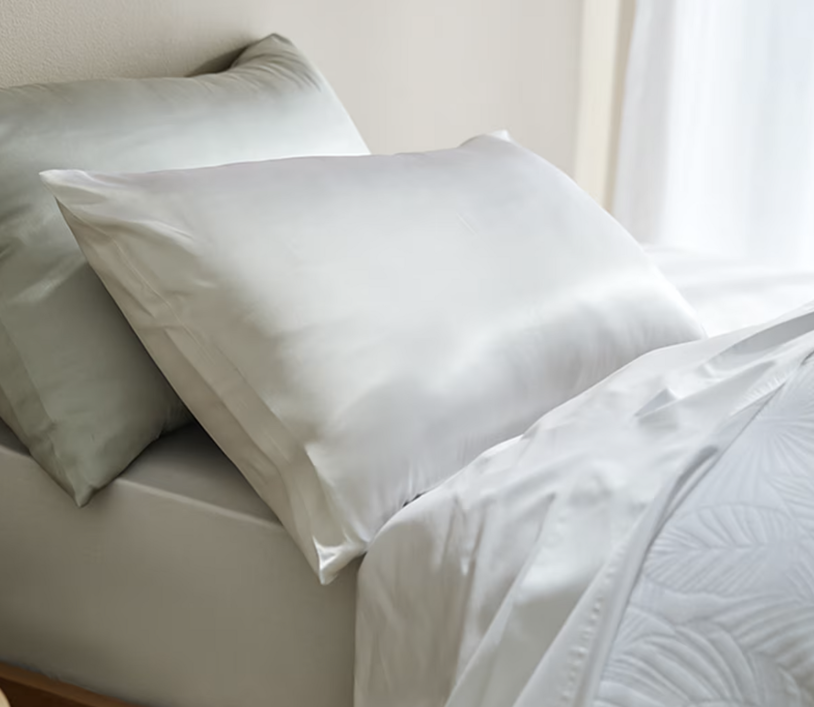 silk-pillowcase-standard-size-pillow-case-in-white www.mallsonline.com.au