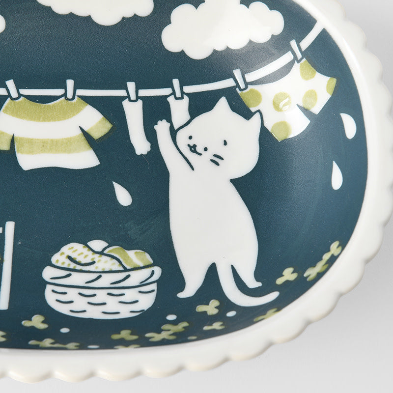 Bowl Oval 22.8cm Cat Clothes
